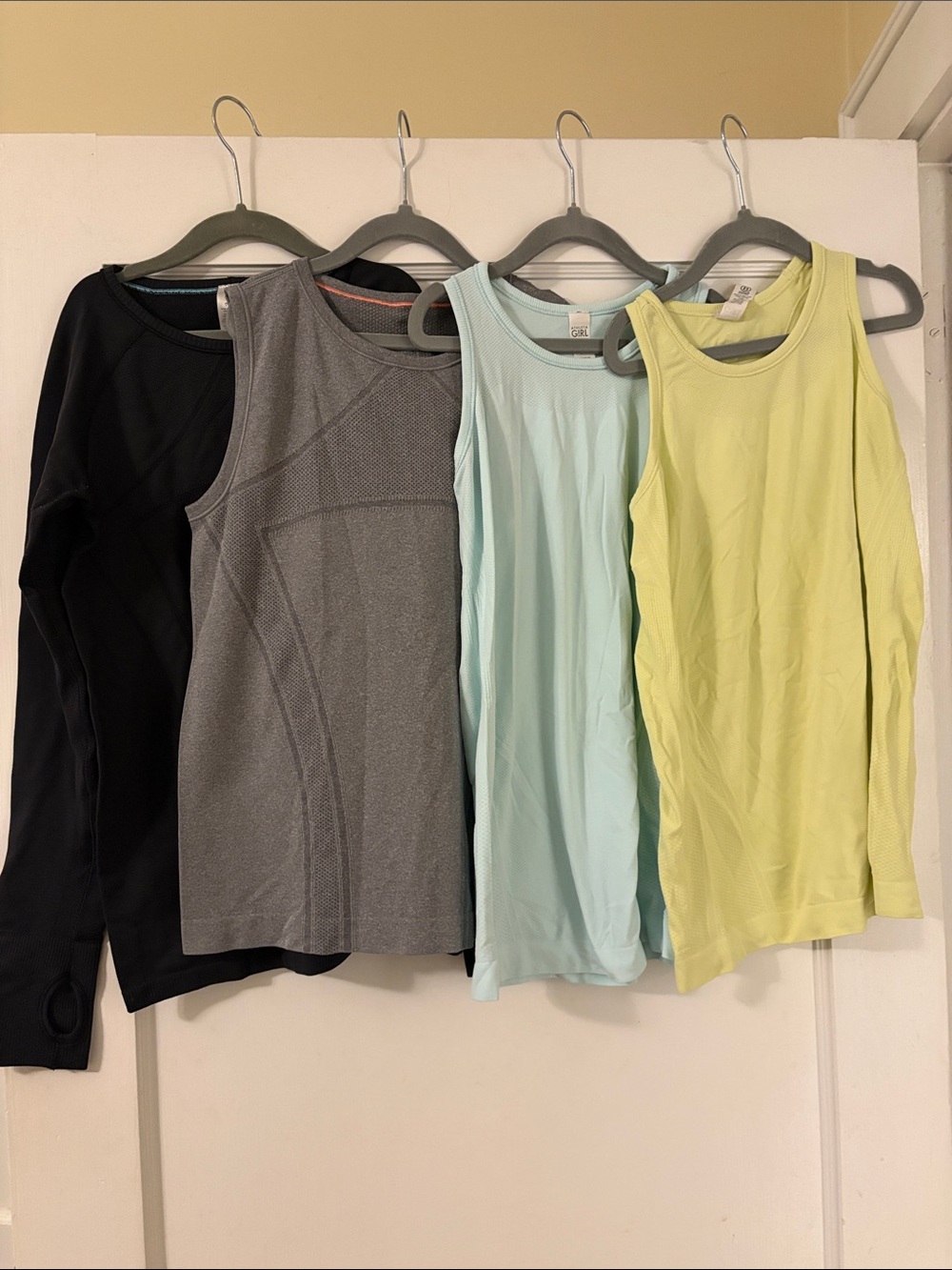 Athleta Girl and Ivivva seamless bundle 10/12